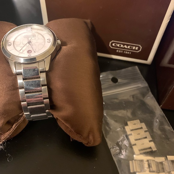 Coach Classic Signature Silver Women’s Watch
